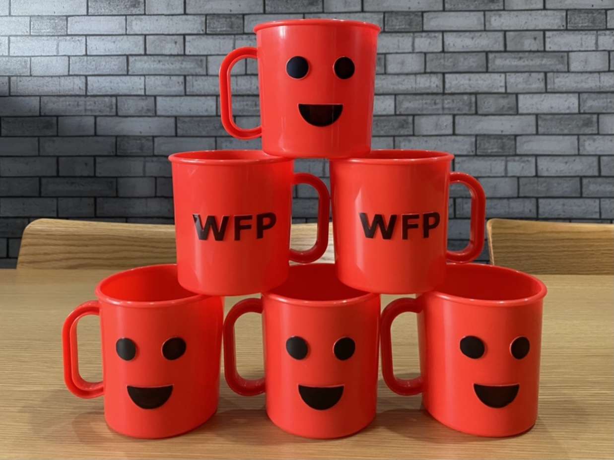 レッドカップで学校給食支援